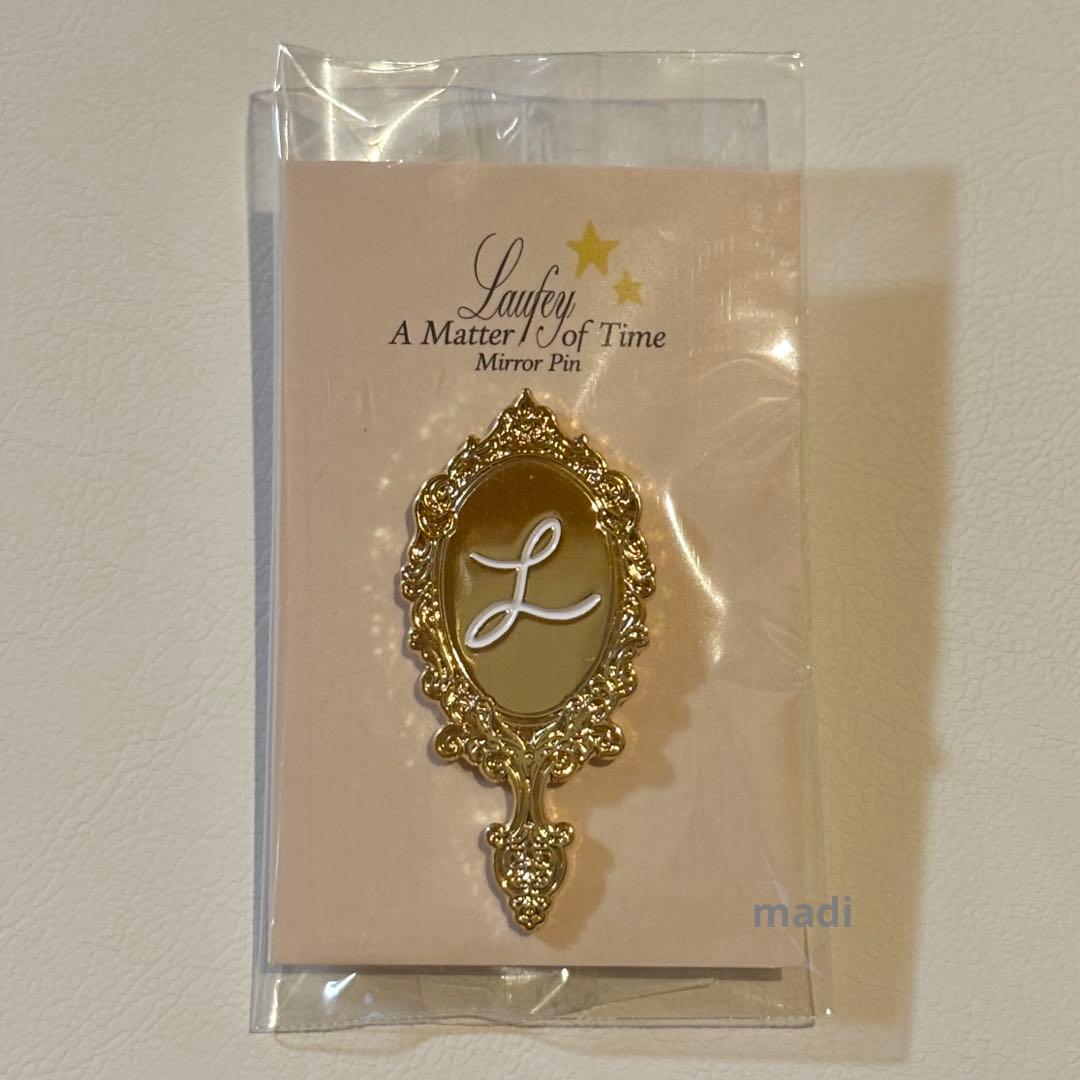 Laufey pin ピンバッジ