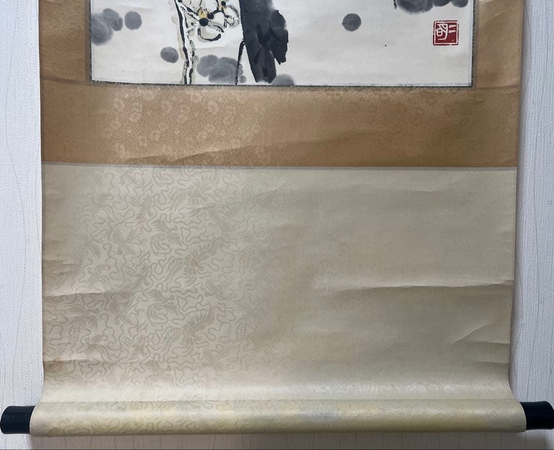 中国　掛け軸　号二明［蓮に金魚図］紙本　送料込み！