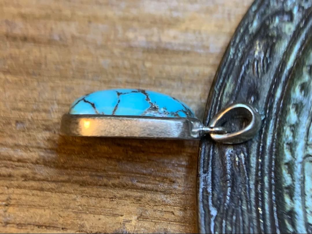 ターコイズ・ペンダント　トルコ石　天然石　tn836