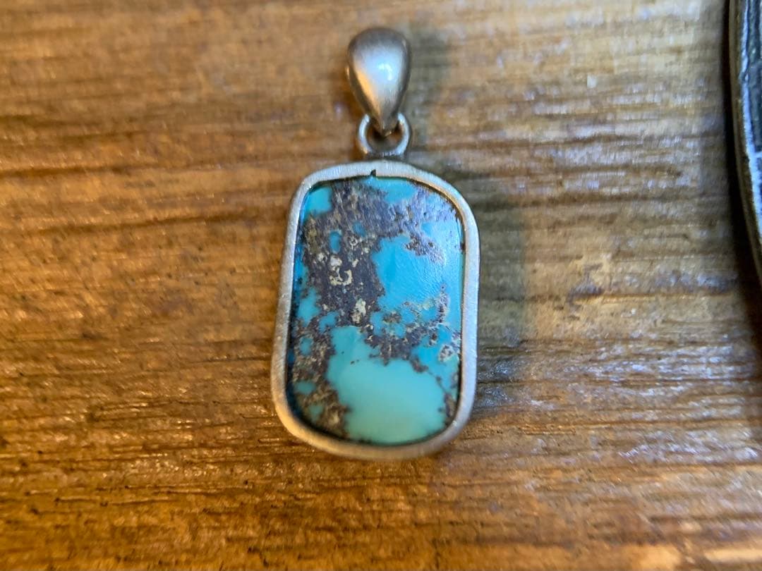 ターコイズ・ペンダント　トルコ石　天然石　tn836