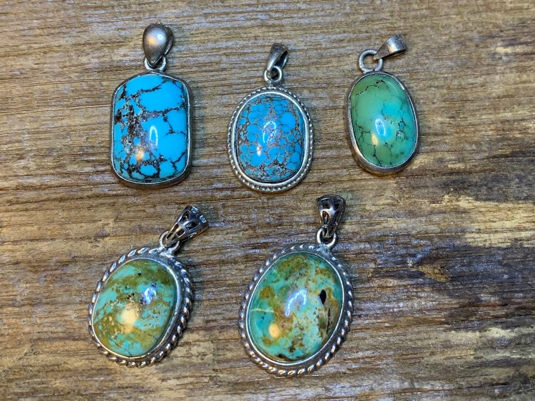 ターコイズ・ペンダント　トルコ石　天然石　tn836