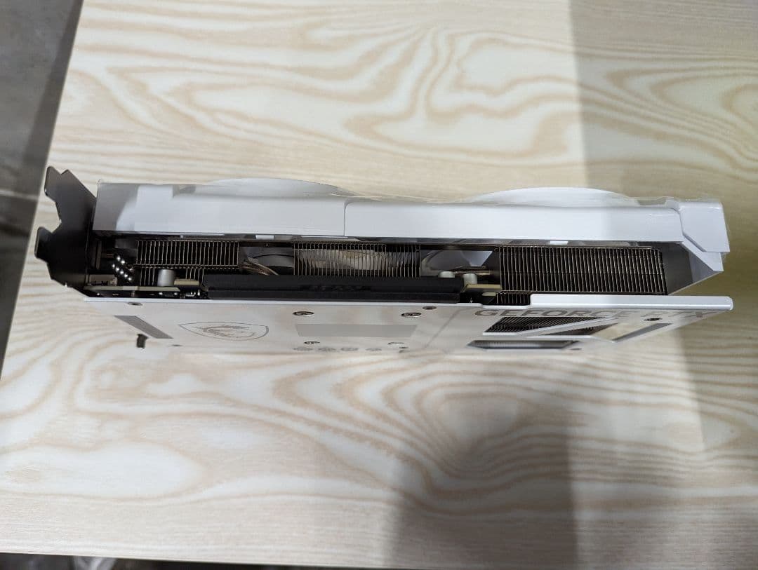 グラフィックボード・グラボ・ビデオカード MSI RTX 5070 VENTUS 2X OC WHITE 12G