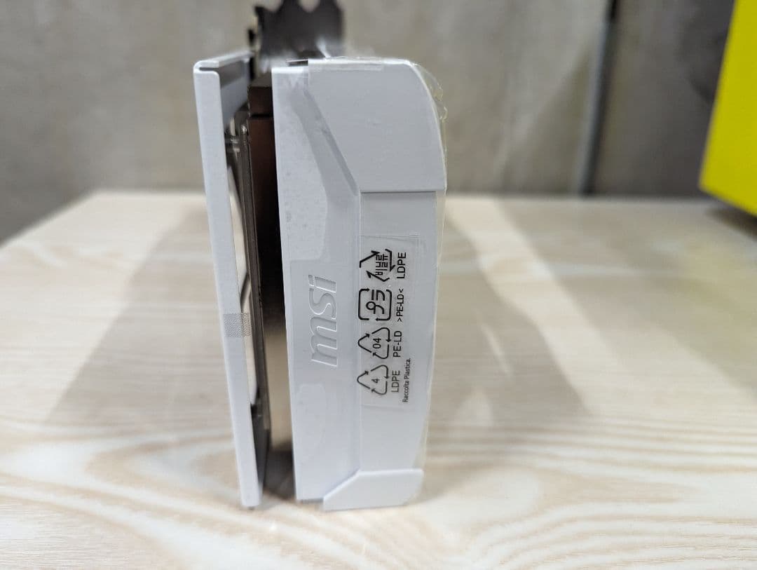 グラフィックボード・グラボ・ビデオカード MSI RTX 5070 VENTUS 2X OC WHITE 12G