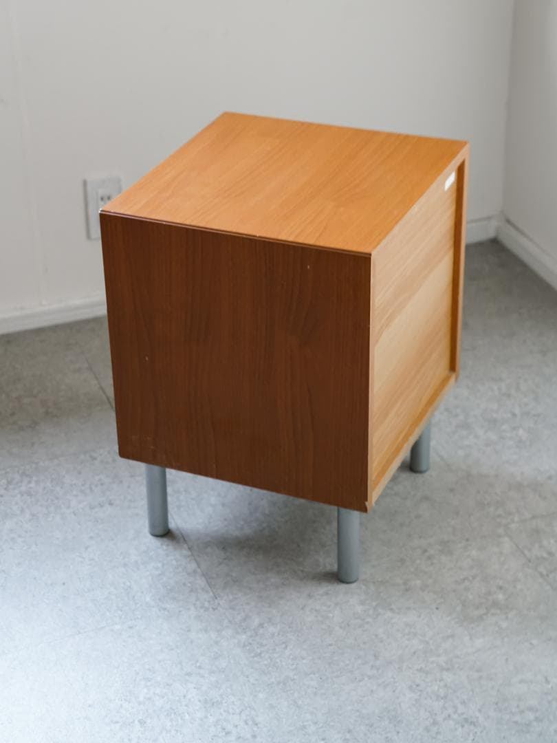 ヴィンテージ キャビネット/サイドテーブル 収納 ミッドセンチュリー