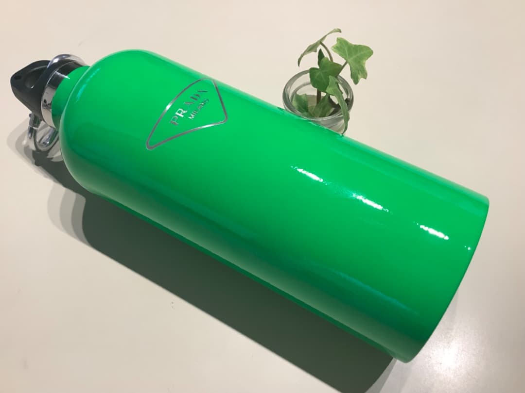 プラダ　ウォーター　ボトル