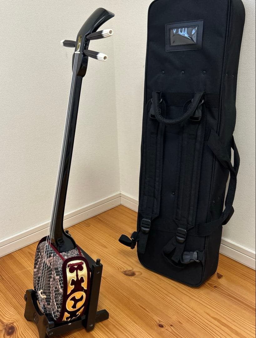 【超美品】ペグカラクイ三線　人工皮