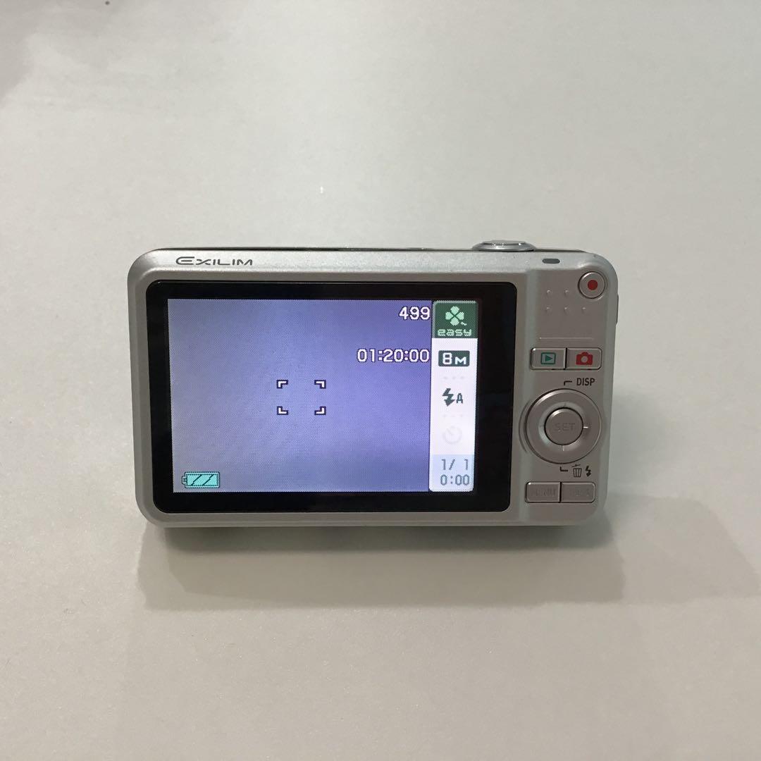 casio 8.1 MEGA PIXELS メガピクセル　デジタルカメラ