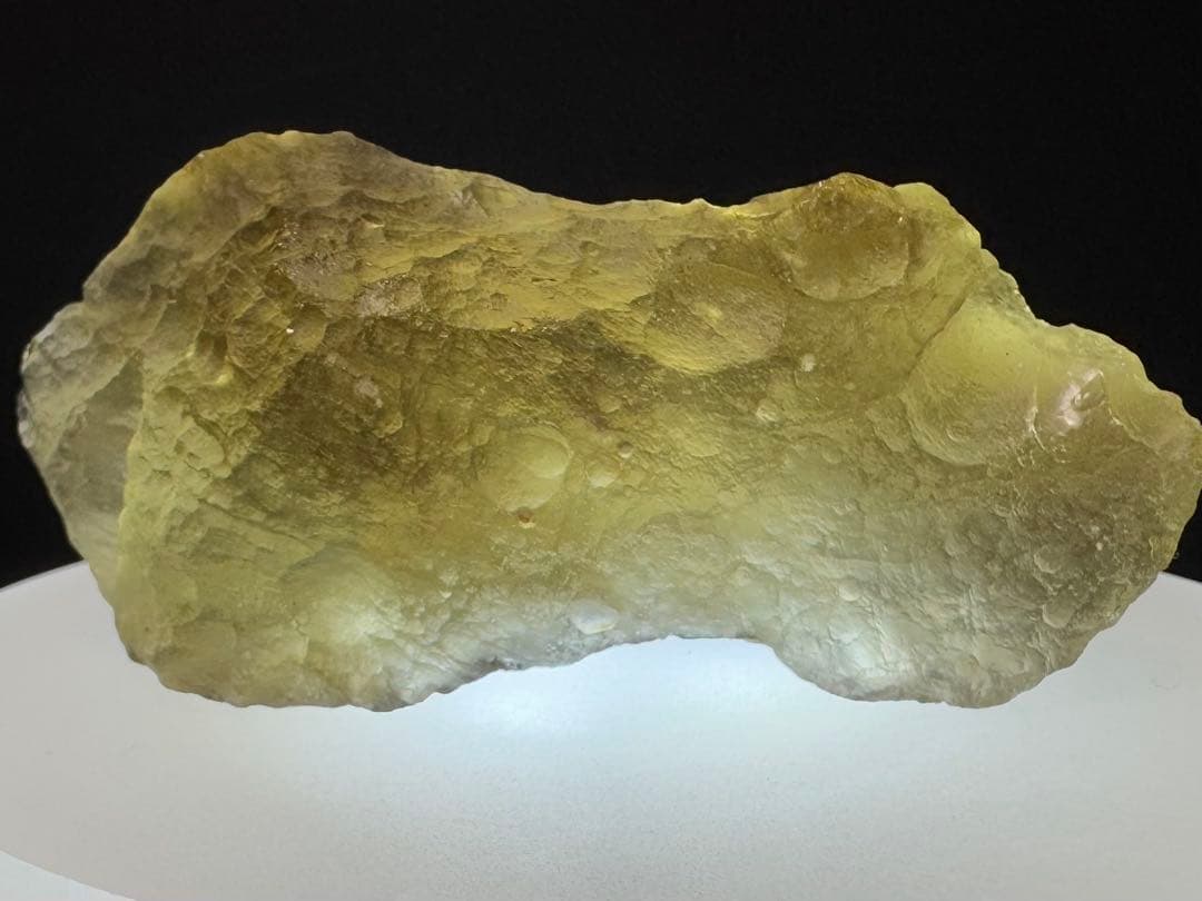 ブラック　リビアングラス　原石 83.9g クリストバライト内包