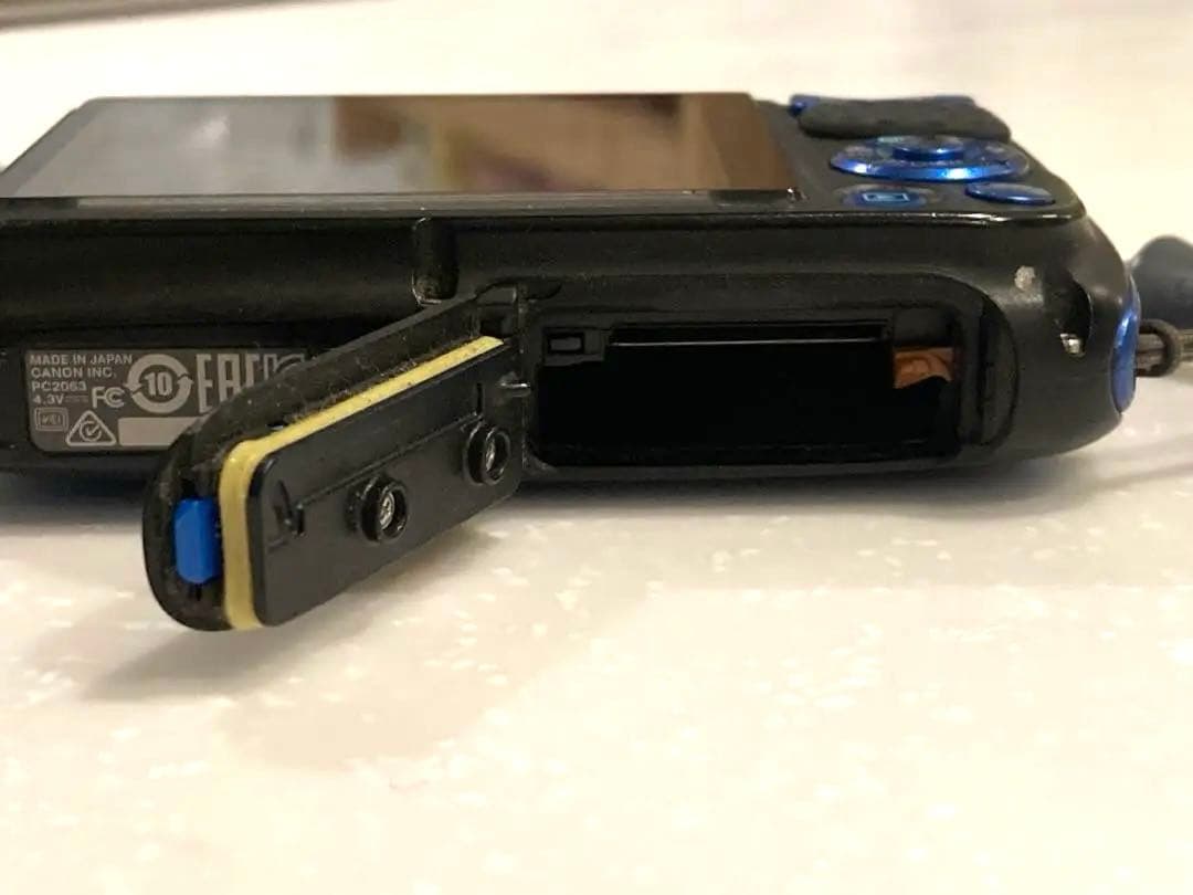 【動作品】　Canon Power Shot D30 デジタルカメラ ブルー