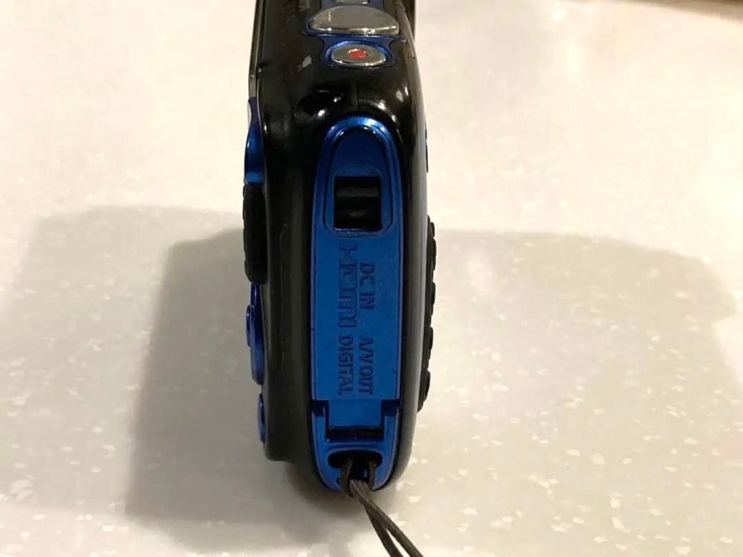 【動作品】　Canon Power Shot D30 デジタルカメラ ブルー