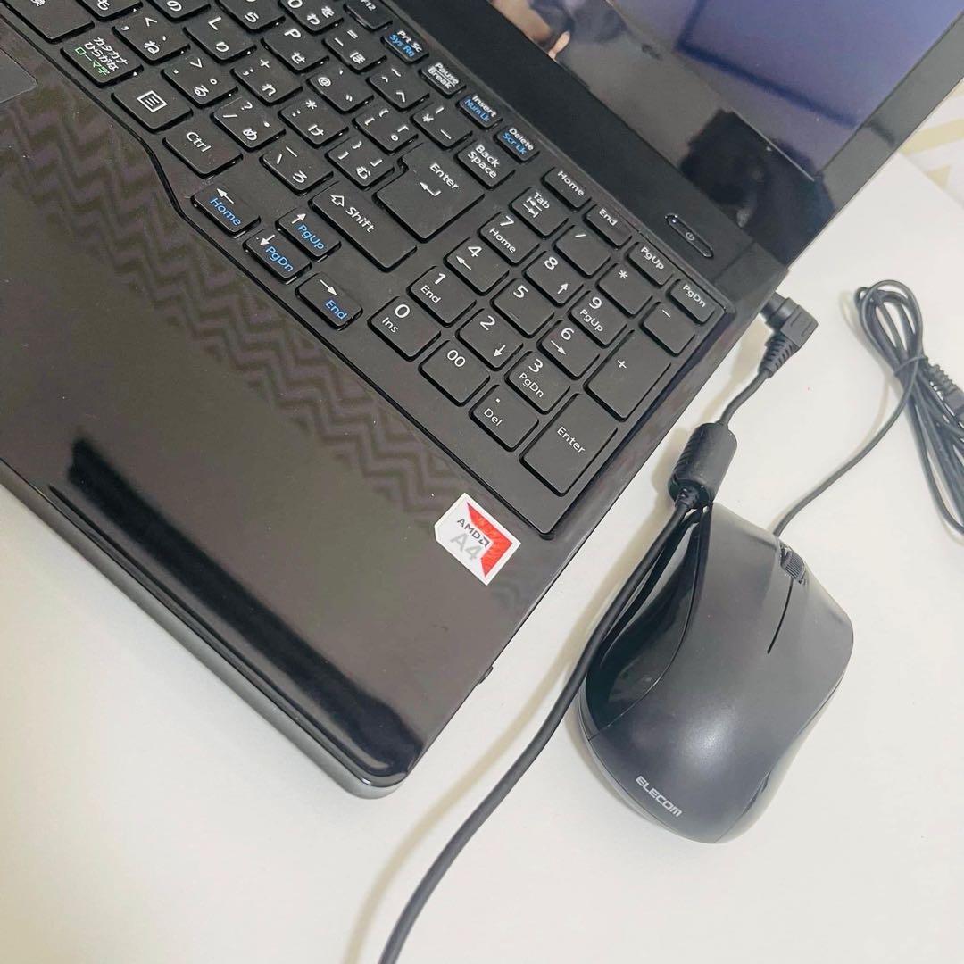 T284 Fujitsuノートパソコン WEBカメラSSD高速Windows11