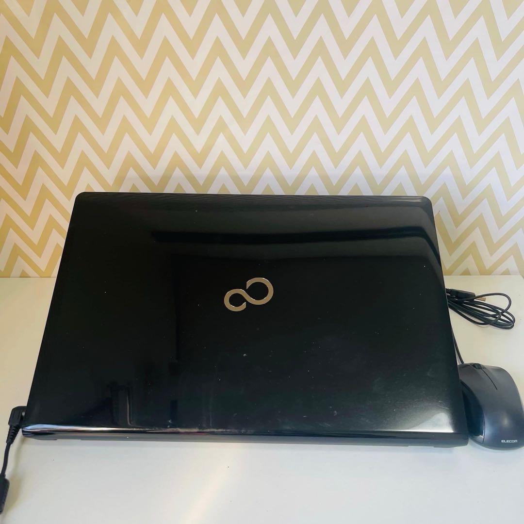 T284 Fujitsuノートパソコン WEBカメラSSD高速Windows11