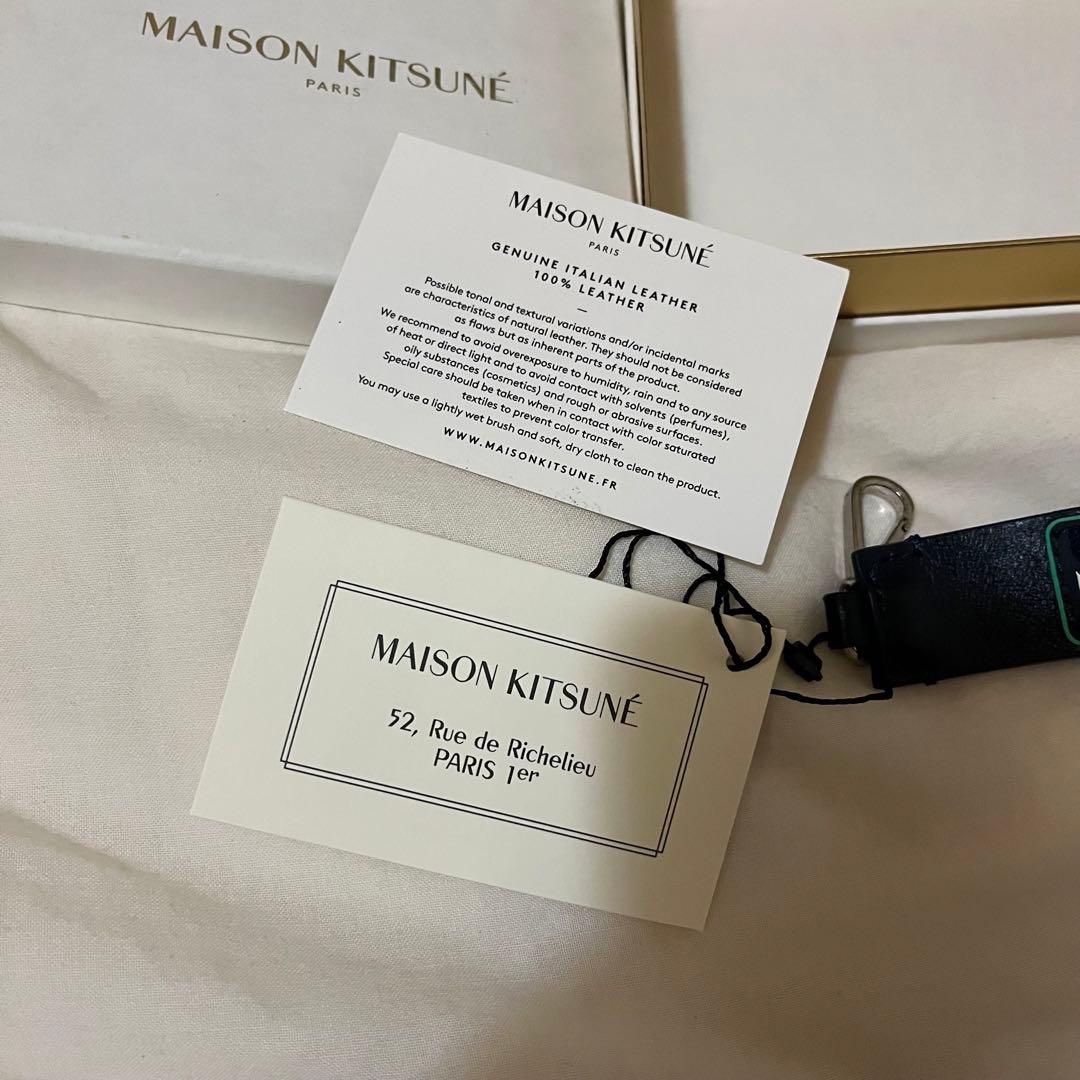 maison kitsune ストラップ
