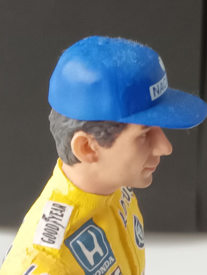 アイルトンセナLOTUS サイン入りレーシングドライバー フィギュア