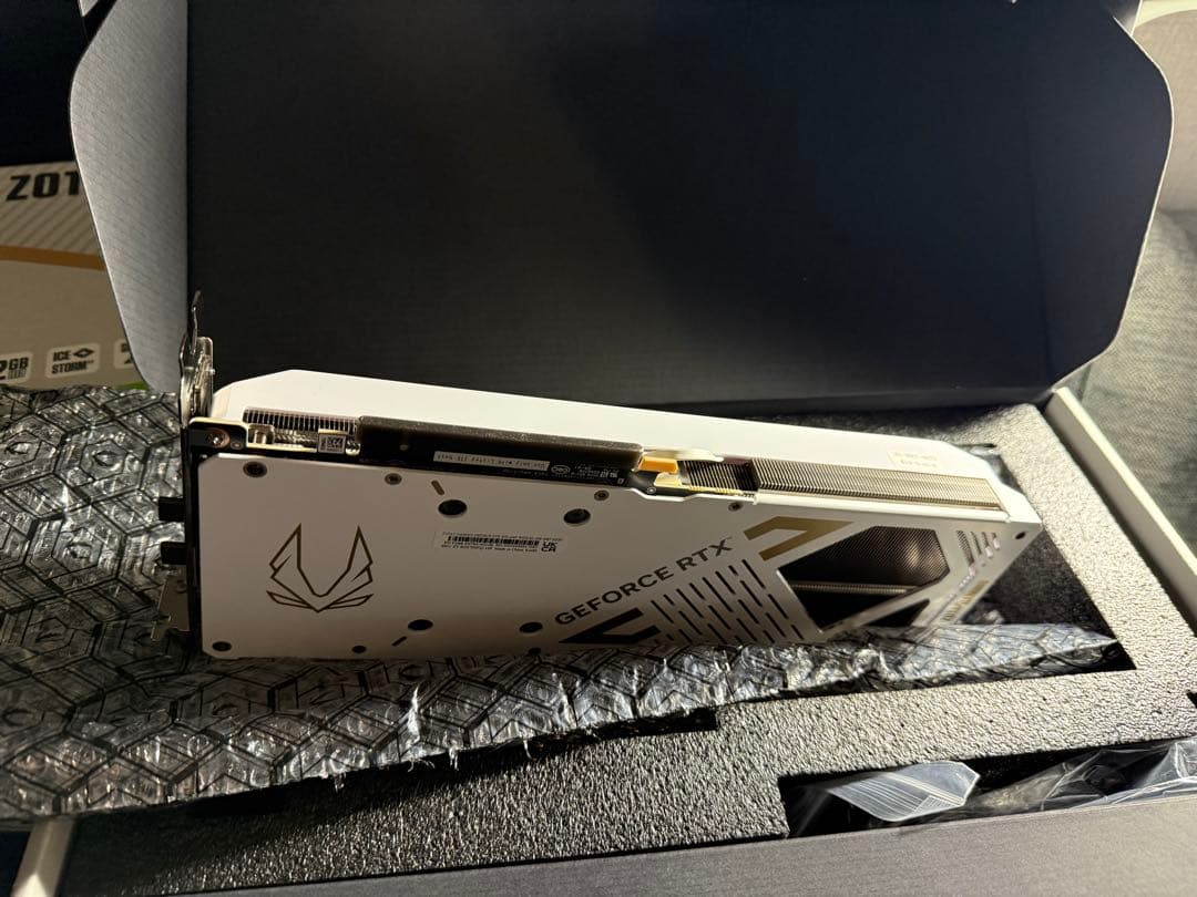 グラフィックボード・グラボ・ビデオカード ZOTAC GAMING GeForce RTX 5070 12GB