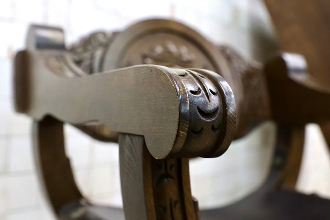 GMIK396A○サボナローラ ダンテスカチェア ヴィンテージ モダン 革張り