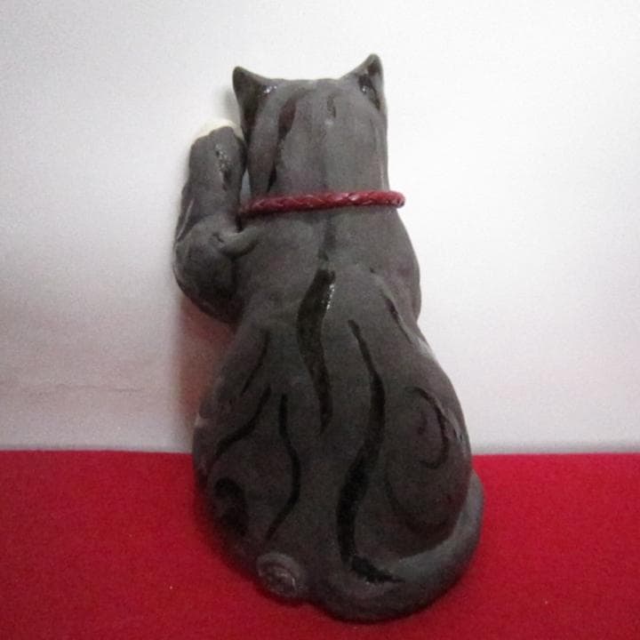 みぃーさん専用　招き猫　２匹　新品　　陶器　縁起物　置物