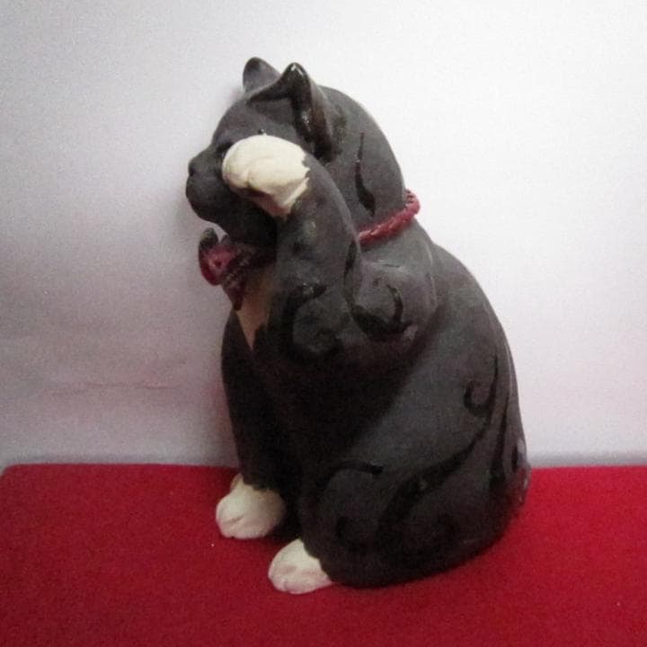 みぃーさん専用　招き猫　２匹　新品　　陶器　縁起物　置物