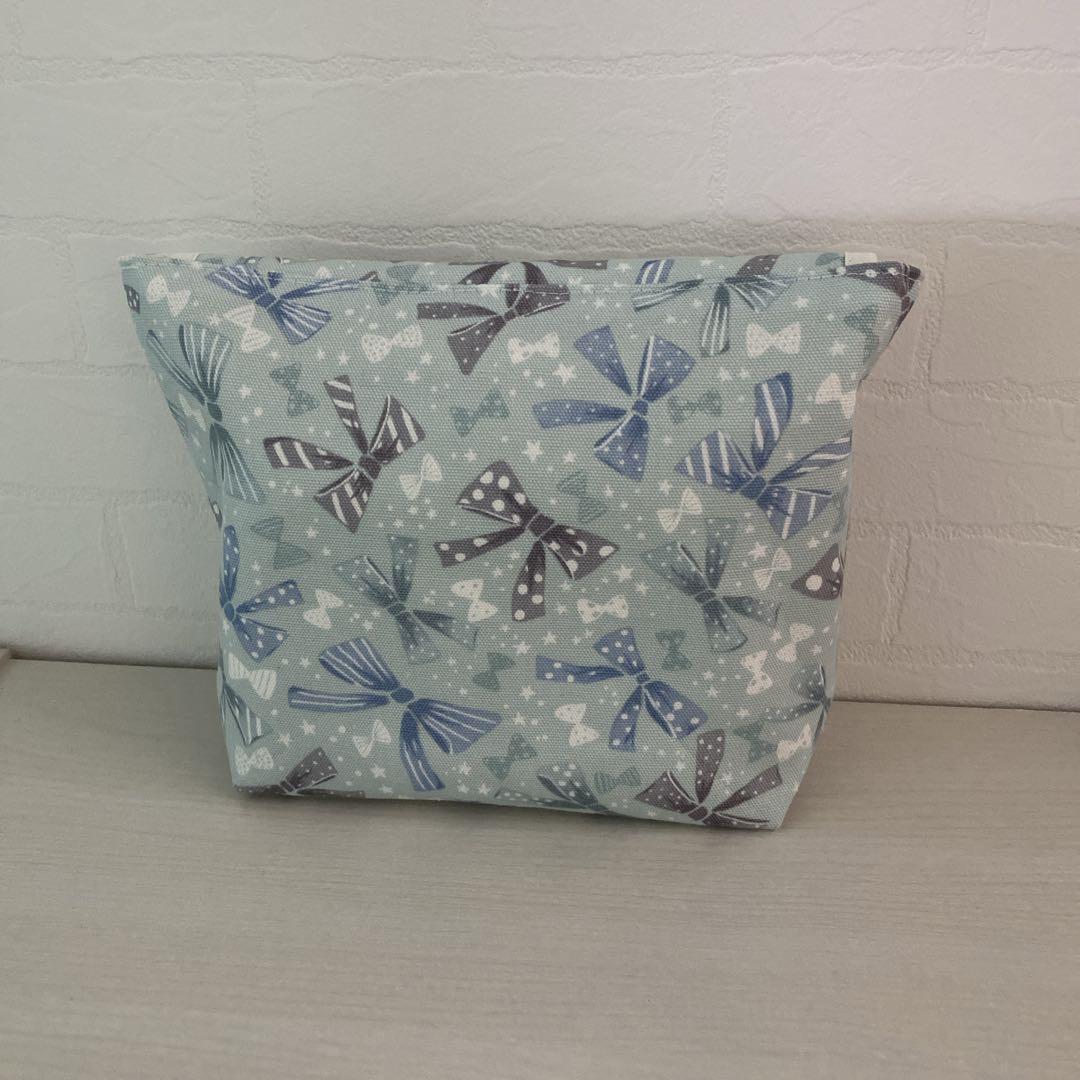 No.566横入れお弁当（小）可愛い水色リボン柄