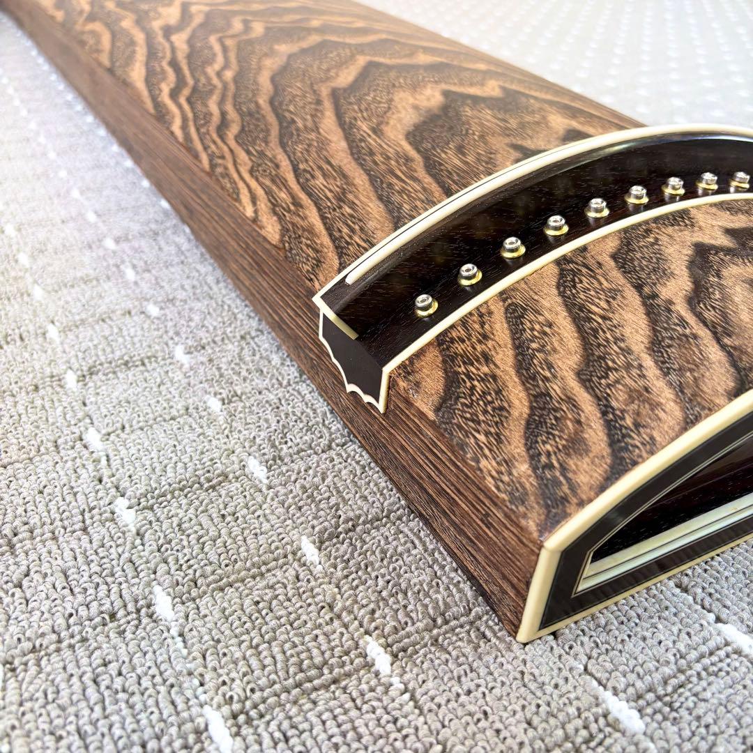 新品未使用 お琴 フルセット付属品付 半上角すだれ彫 定価26万円相当 糸張り込