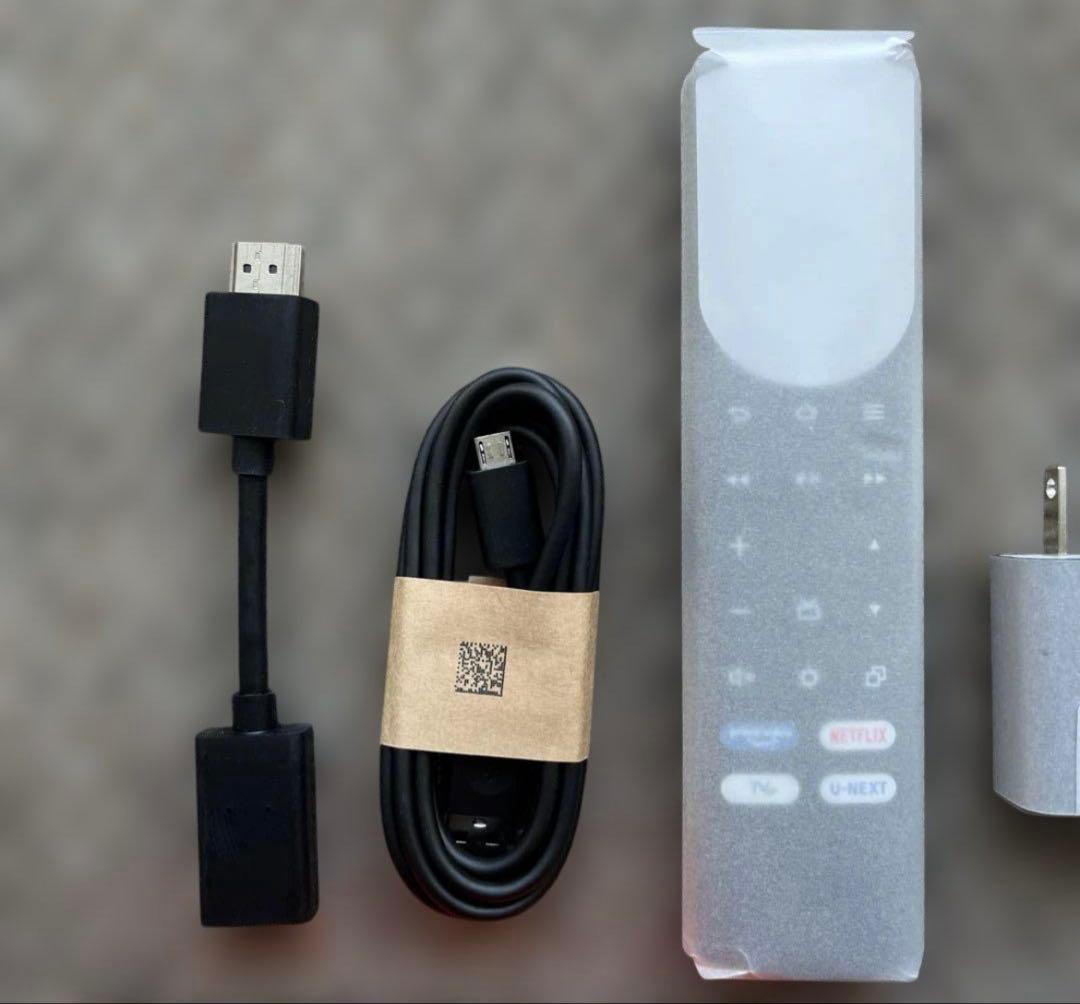 Fire TV Stick 4K MAX、音声操作可能なリモコン付き。