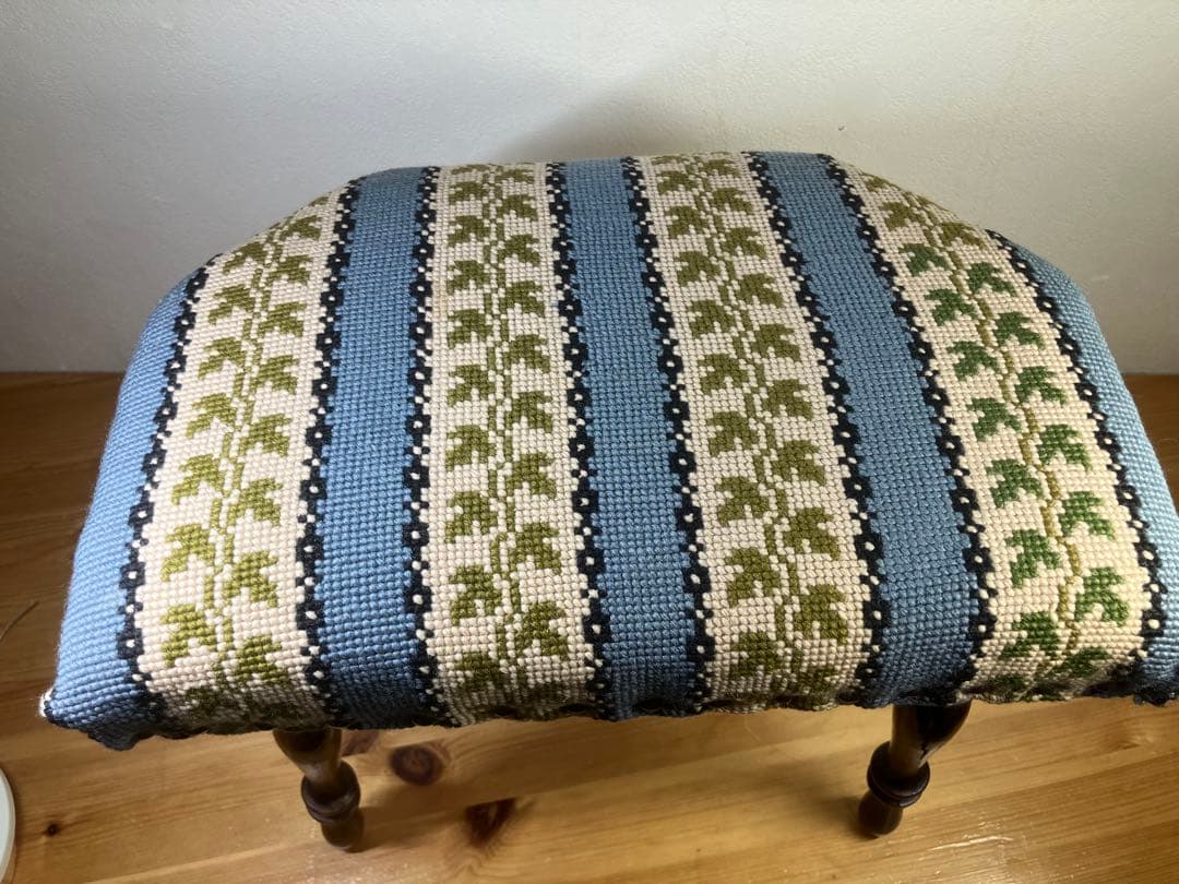 北欧アンティーク スツール（デンマーク製 1920年代頃）刺繍張り東欧現地買付品