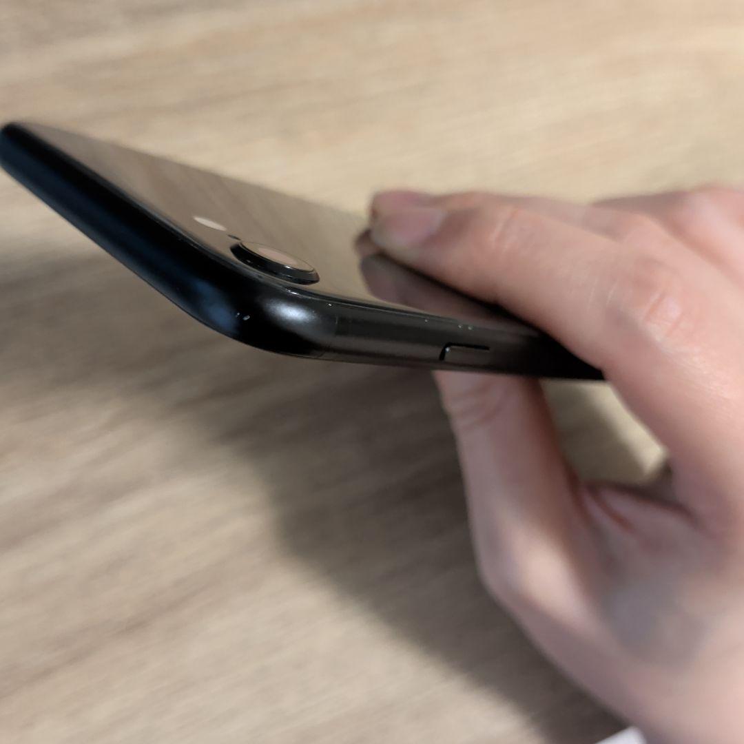 Apple iPhone SE (第2世代) ブラック　64GB