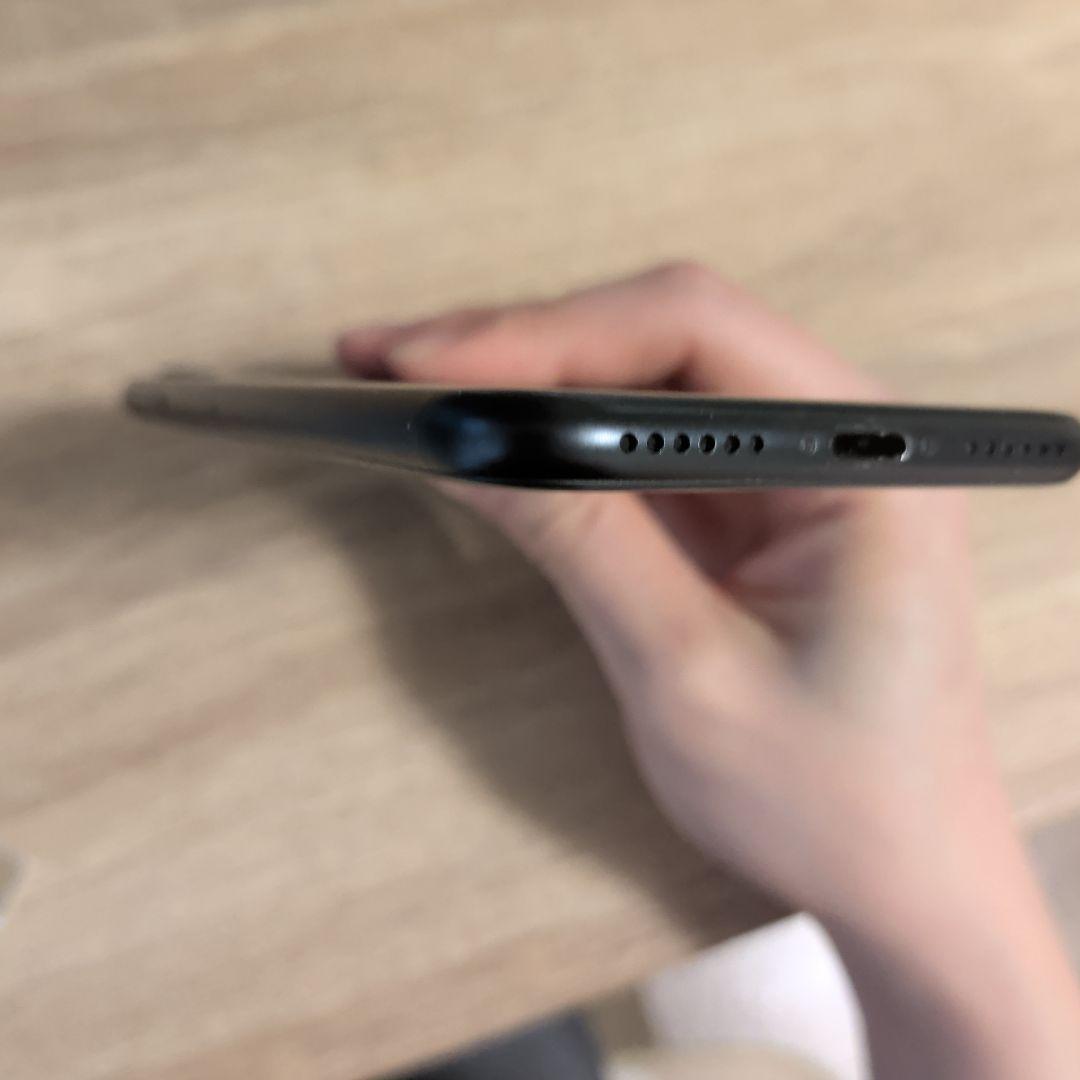 Apple iPhone SE (第2世代) ブラック　64GB