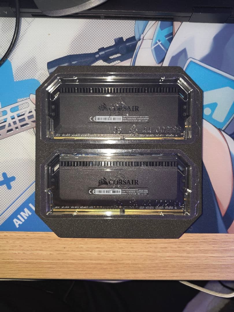 メモリー CORSAIR DOMINATOR PLATINUM RGB DDR4 16GB