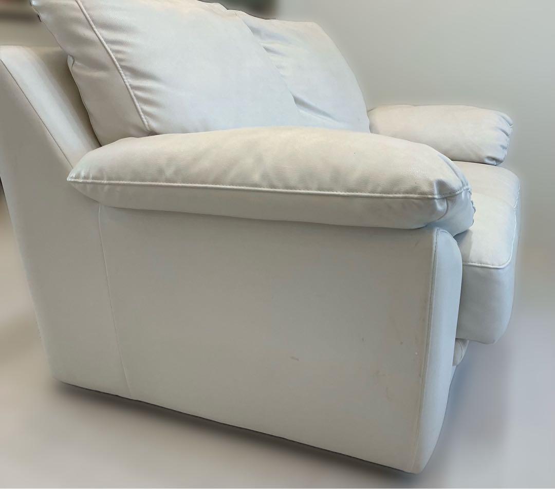 【中古】送料込み　ニトリ　2人掛け　ソファ　合皮　白　たのメル便