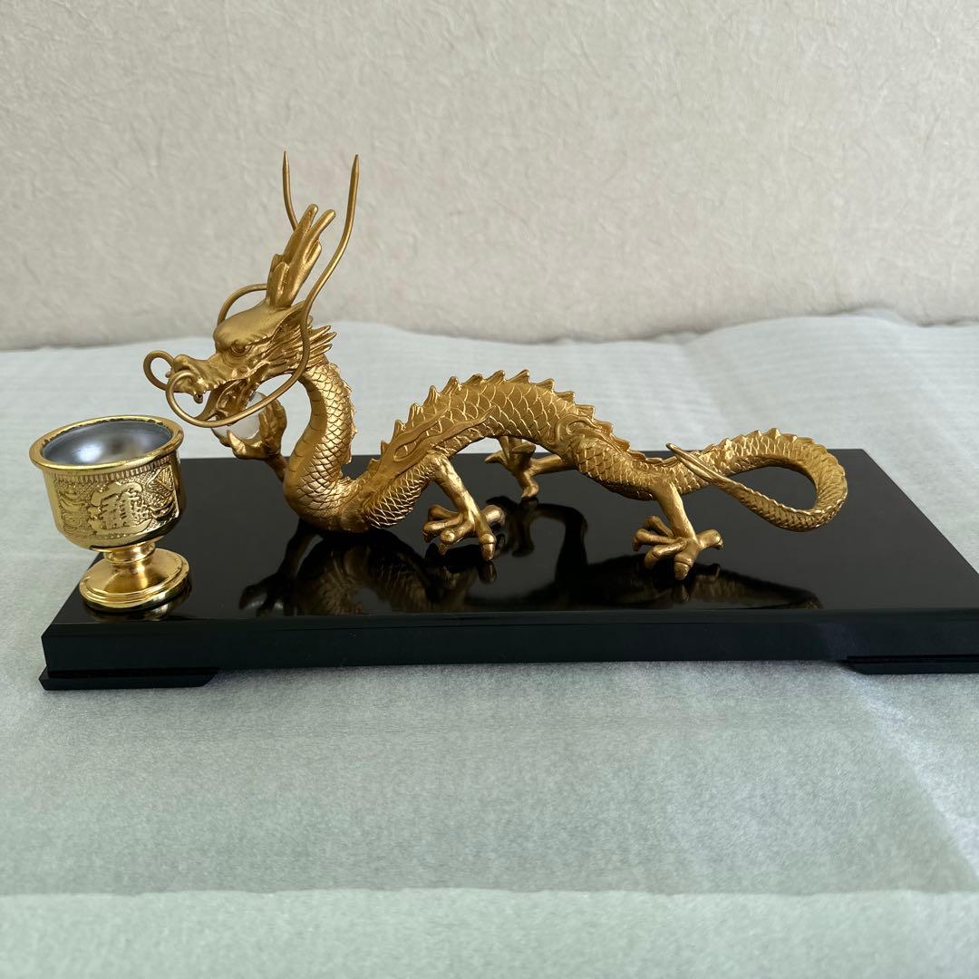 五本爪　龍　置物　【金運・仕事運】　風水　黄金皇帝龍　天然水晶・水盃付き