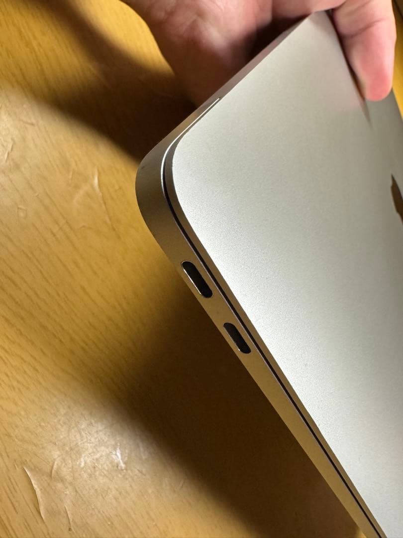 Macbook Air 2019 シルバー 8GB