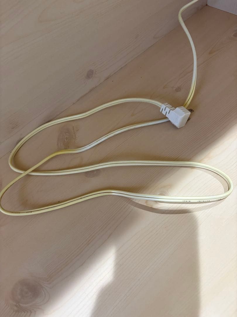 [左側］北欧パイン無垢材 フレンチカントリー 食器棚 カップボード 送料込み