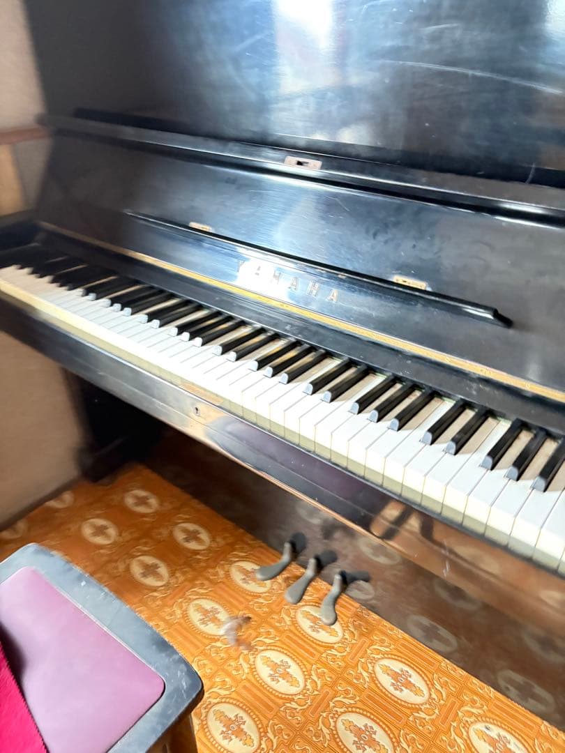 YAMAHA ピアノ 黒 赤カバー 3ペダル 1980 UX !? ヴィンテージ