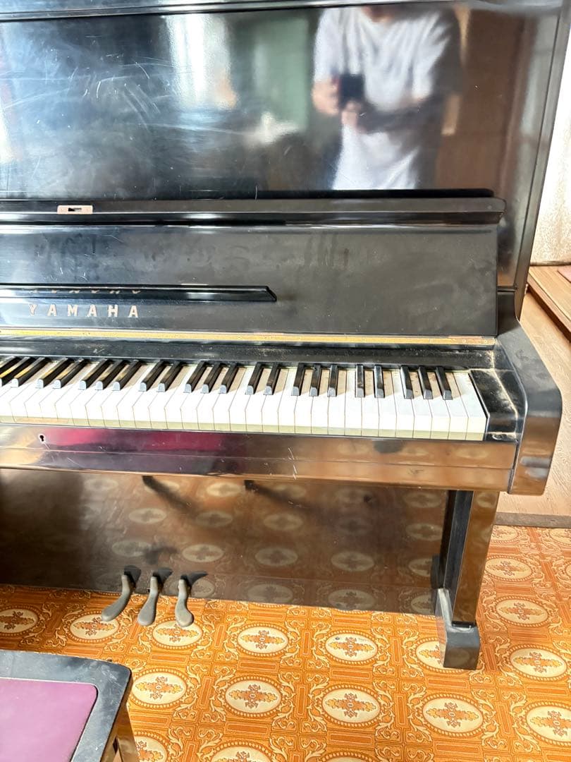 YAMAHA ピアノ 黒 赤カバー 3ペダル 1980 UX !? ヴィンテージ