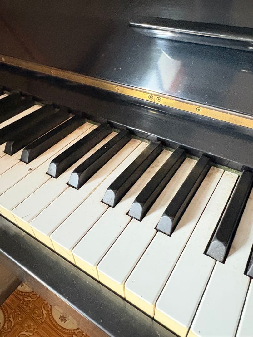 YAMAHA ピアノ 黒 赤カバー 3ペダル 1980 UX !? ヴィンテージ