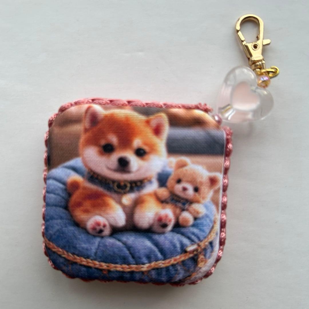 ハンドメイド　柴犬ちゃん　両面パネルメジャーチャーム❣️