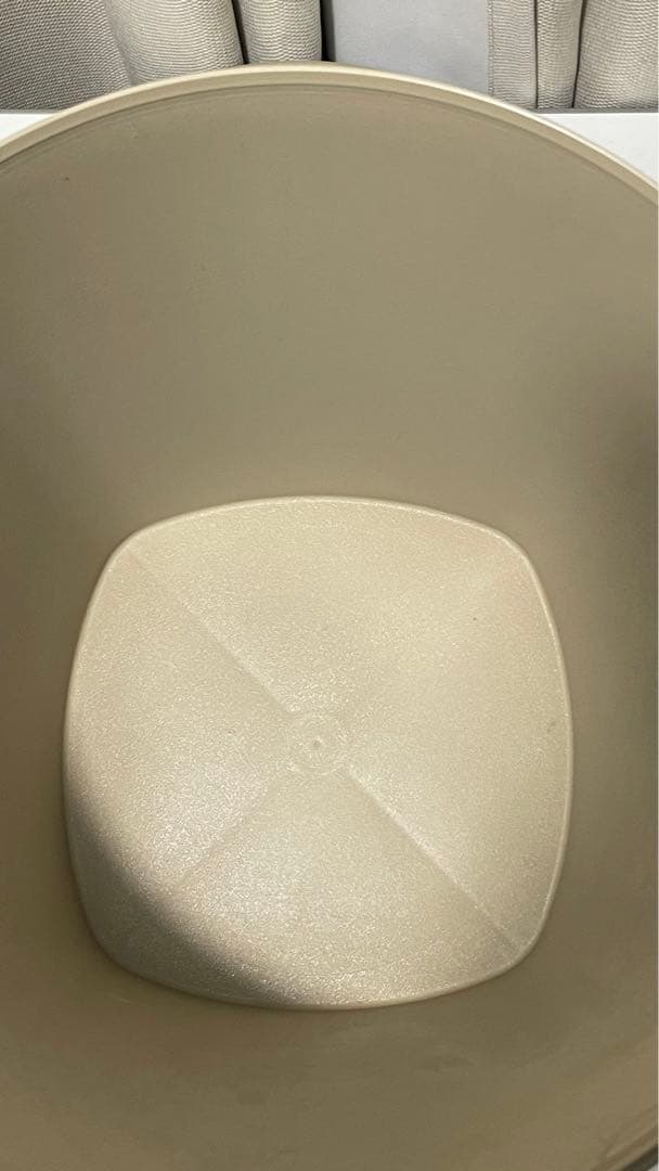 Tupperwareタッパーウェア　マキシデコレーター　ナッツベージュ