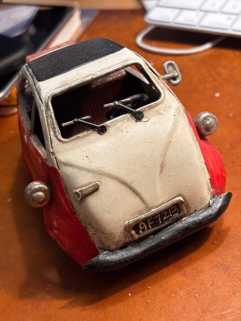  イセッタ 白/赤 ブリキ