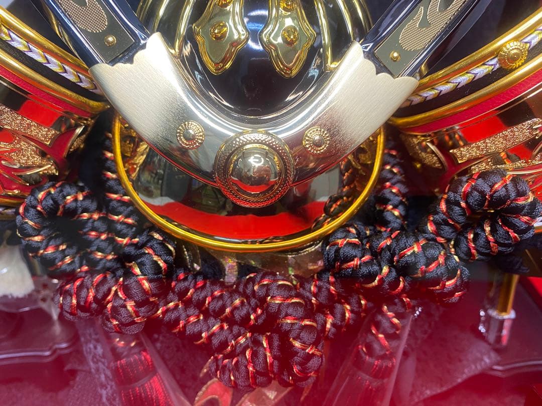 五月人形　兜飾り　パノラマガラスケース入