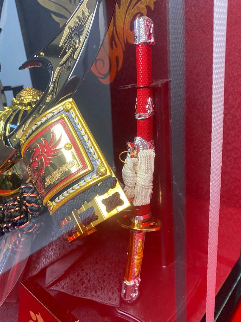 五月人形　兜飾り　パノラマガラスケース入