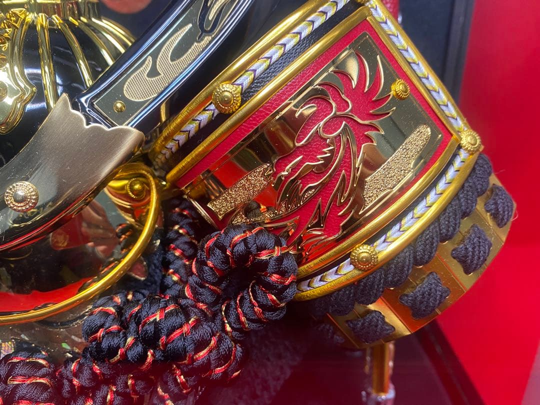 五月人形　兜飾り　パノラマガラスケース入