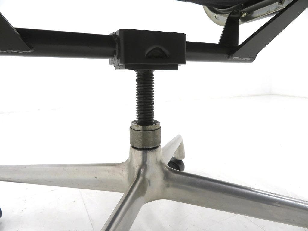 ハーマンミラー　ビンテージ　4本脚　イームズ　ソフトパッド　総本革　レザー