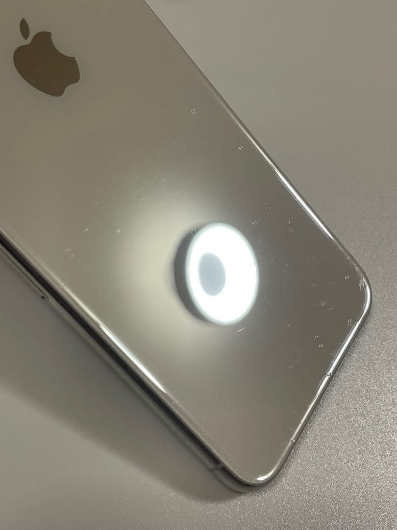Apple iPhone XSシルバー 本体