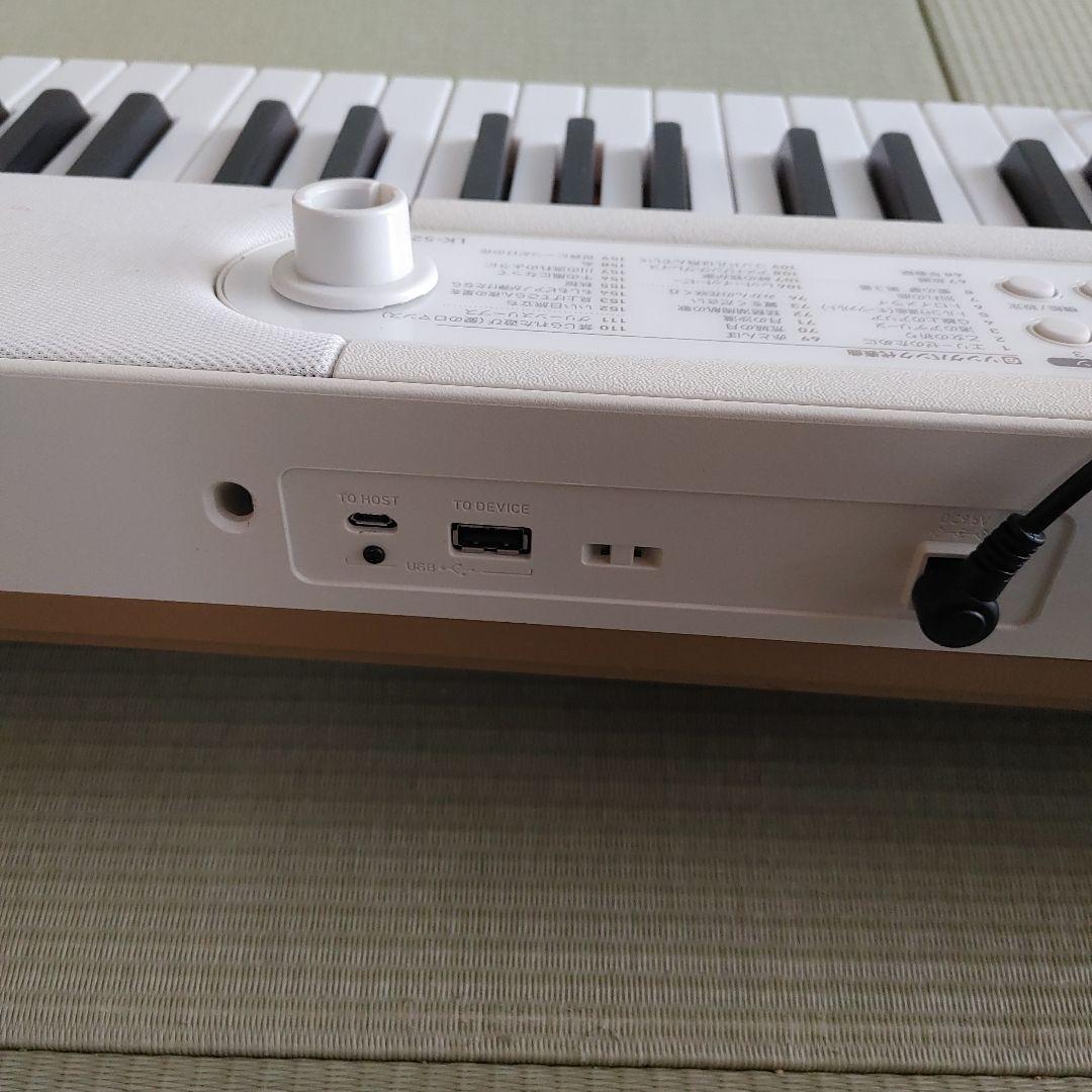 CASIO 61鍵電子キーボード ホワイト LK-526 22年製
