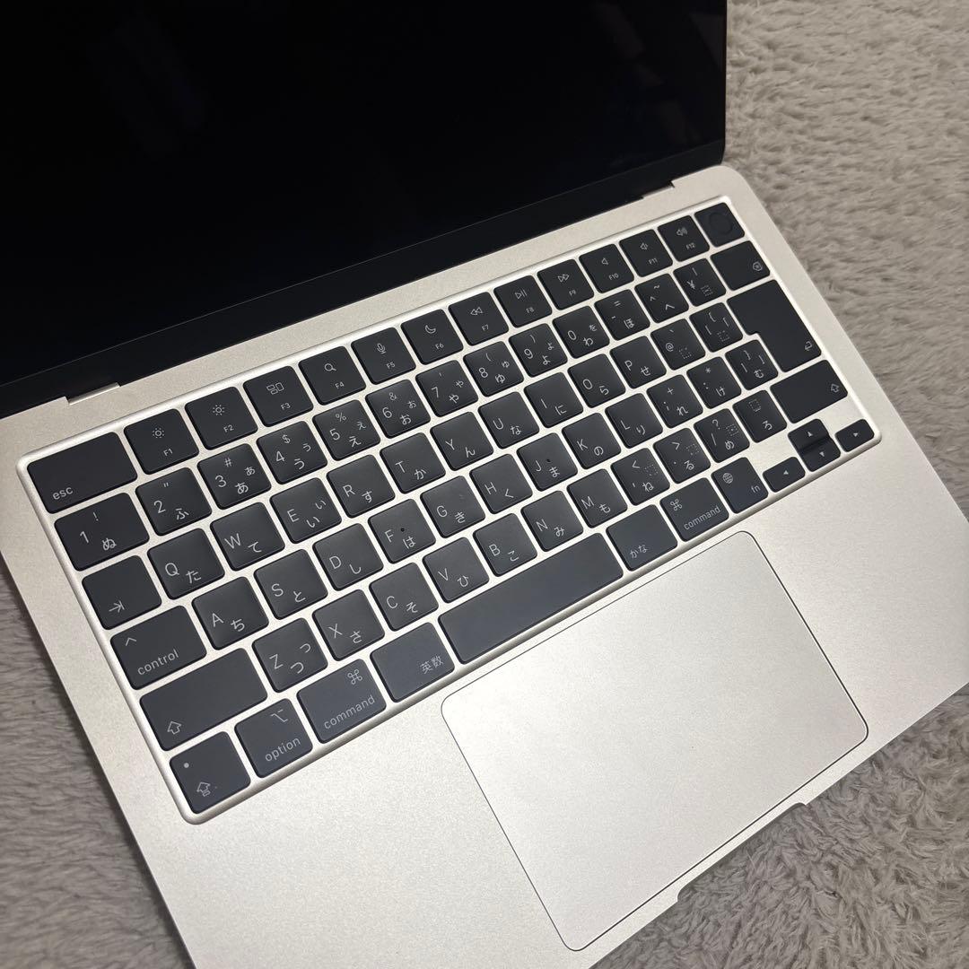 Apple MacBook air スターライト本体　本日で掲載終了！