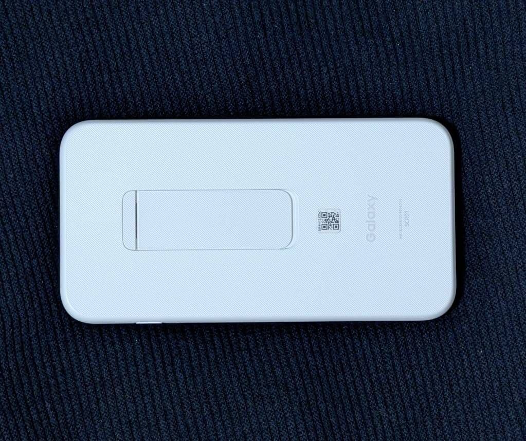 Galaxy 5G Mobile Wi-Fi SCR01 ホワイト（初期化済）