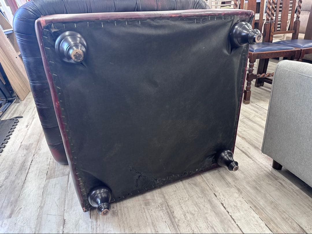 イギリスアンティーク　チェスターフィールド　1人掛けソファ