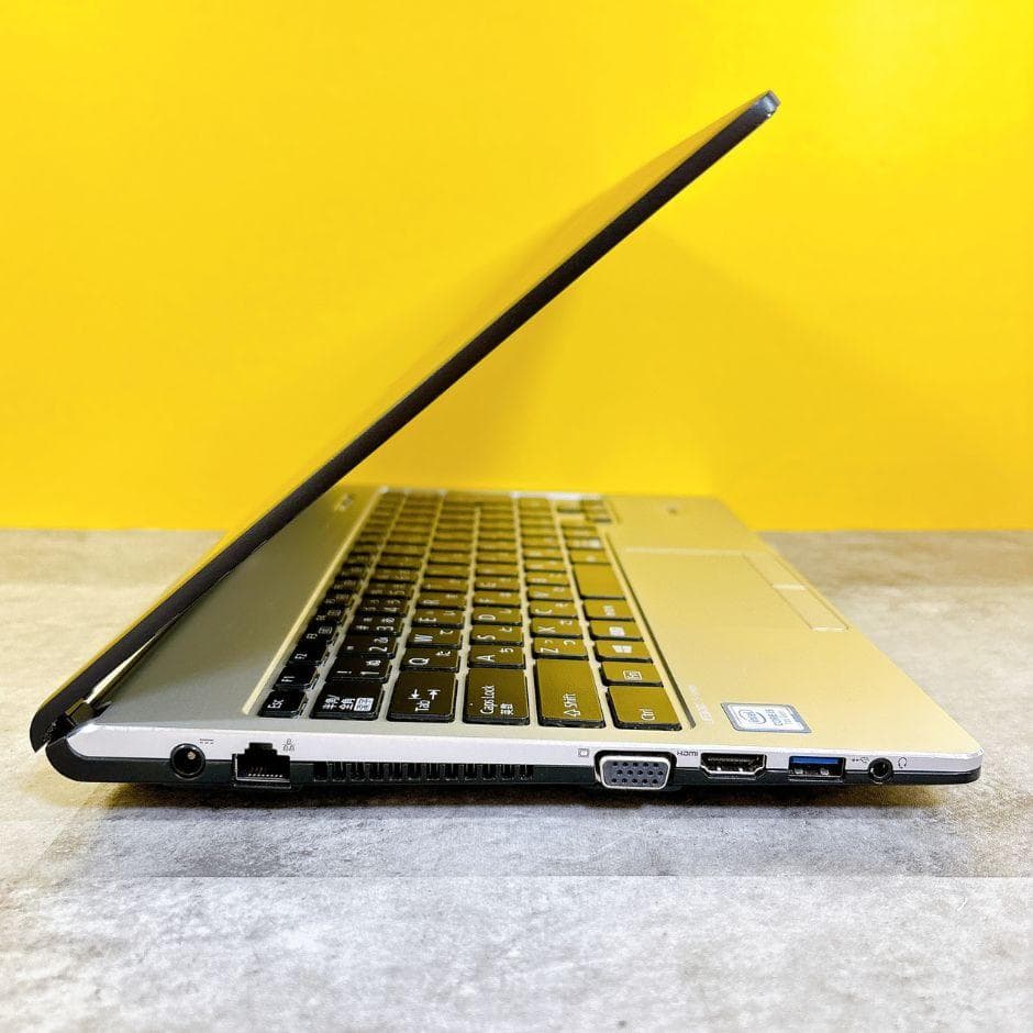 きれいな小型軽量❣ｉ5✨SSDで快適✨フルHD カメラ 薄型 Windows11