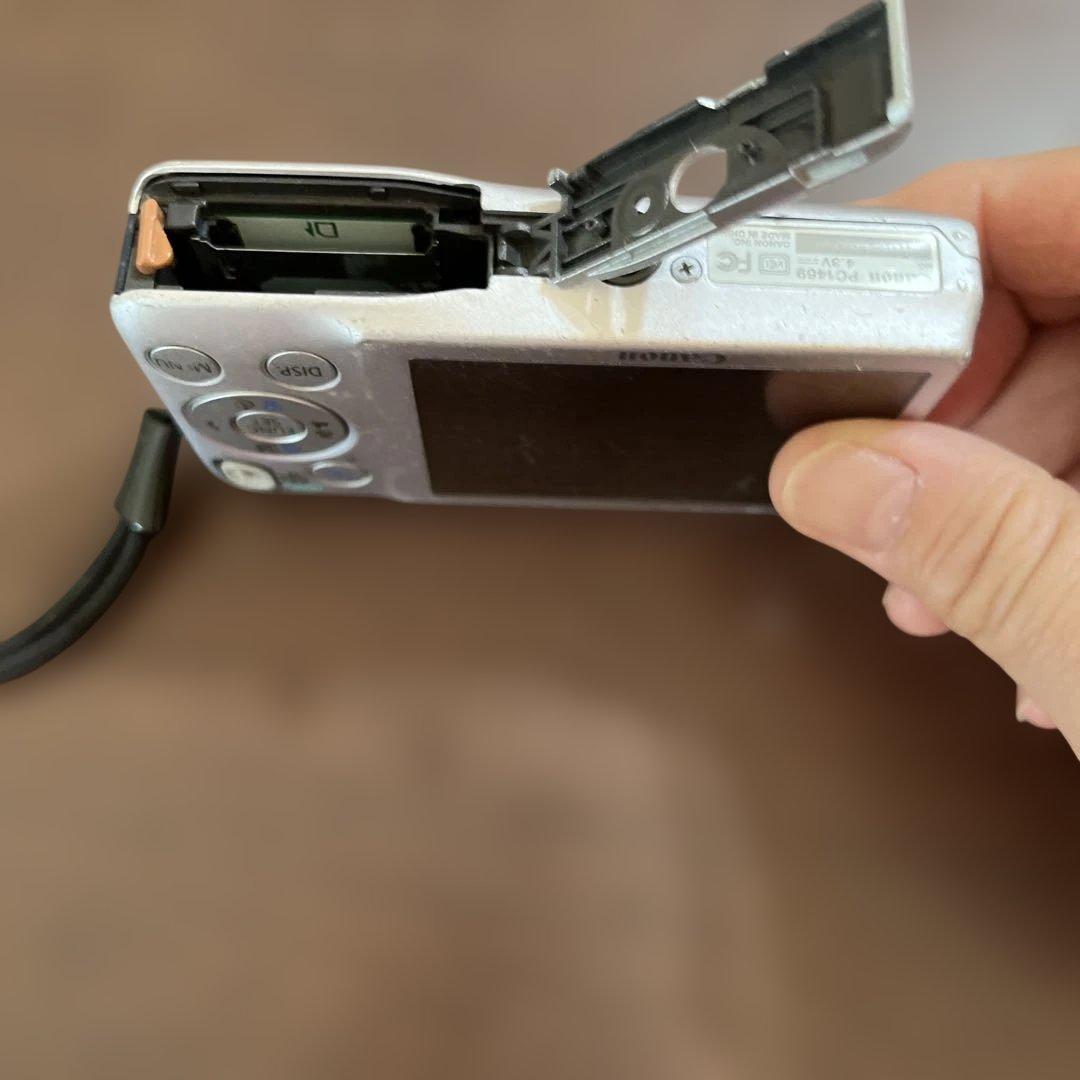 Canon IXY デジタルカメラ 12.1メガピクセル　ジャンク品